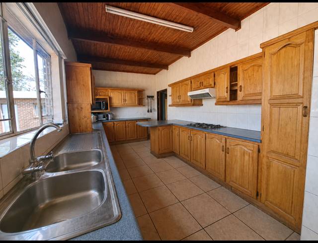 4 BEDROOM FREEHOLD FOR SALE IN GLEN DONALD AH